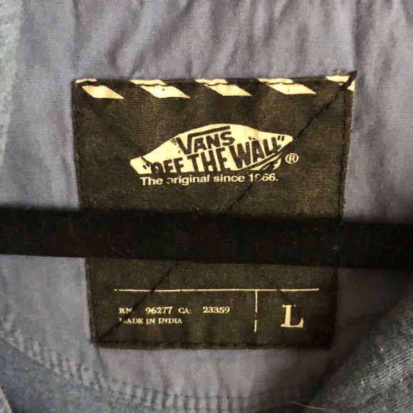 Vans light sweater. - Picture 3 of 4